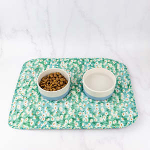 Sweet Like Honey: Sweet Like Honey - Daisy Fields Dog Bowl Mat