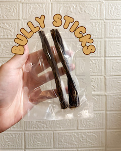Dog Treats: Beef Bully Stick 15cm