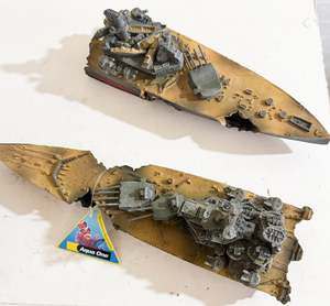 Ornaments Decor: Shipwreck Aquarium Ornament two-Pieces