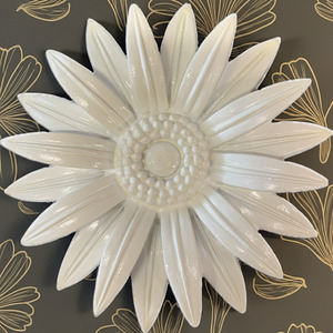 Home Decorating Interior Design: Wooden White Sunflower Wall Decor Plaque