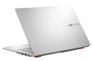 ASUS E1504FA-BQ975W 15.6 FHD R3 7320U 8GB 512GB Win11Home