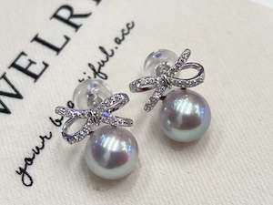 Pearl Stud Earring: Bow Akoya Pearl Stud Earrings