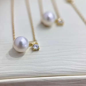 Pearl Necklace: Freshwater Pearl Bar Necklace