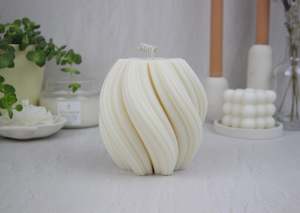 Sculpture Candle: Swirl Sculpture Candle