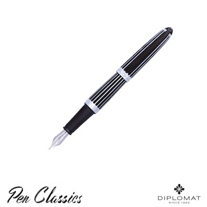 Diplomat: Diplomat Aero Fountain Pen Stripes Black