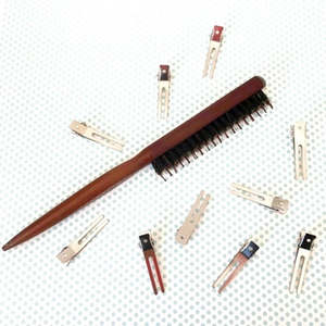 Hair: TEASING BRUSH