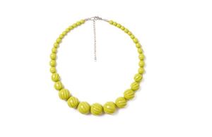 CHARTREUSE CARVE NECKLACE