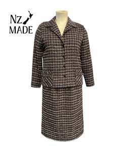 Sz 17: SALLY SMALL TWEED SUIT SZ 16