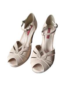 Rewind Shoes: BAIT LATTE BLOCK HEELS | 10
