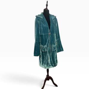 Sz 14: DUCK EGG GREEN VELVET COAT | 14