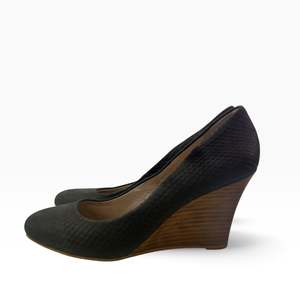 Rewind Shoes: ISABELLA ASALEMI GREY WEDGES | 40/9