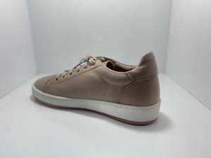 A E: Aero Leather Sneaker