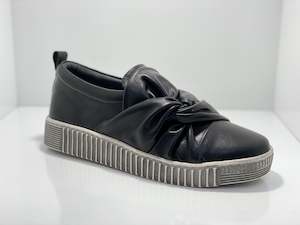 Bowie Knot Slip On Leather Shoe Hinako