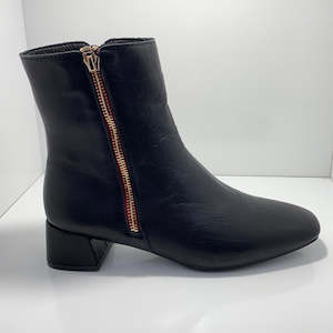 Wander Leather Square Toe boot A & E