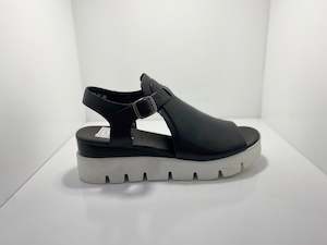 D J: Randlee Wedge Leather Sandal