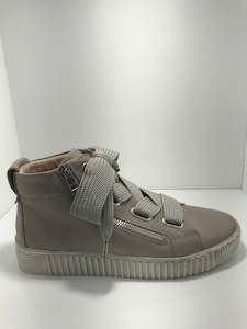 Eos: Joyous Leather Boots