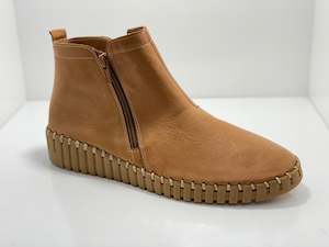 Stegma: Wonky Leather Boot