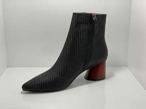 Heels: Hallis Boot - Ankle