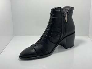 Isabella: Rufus Leather Boot Isabella