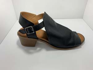 Hinako 1: Heather Leather Sandal