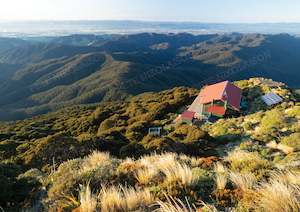Tararuas: POWELL HUT