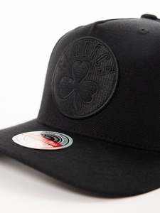 NBA Black On Black Flex 110 Snapback - Boston Celtics