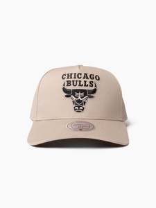 Headwear: NBA Desert Sands Pro Pinch Snapback - Chicago Bulls