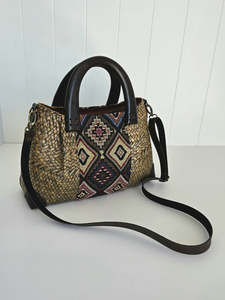 Handbags Wallets 1: Viengsaen Handbag
