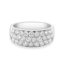 Rings: Stunning Diamond Ring