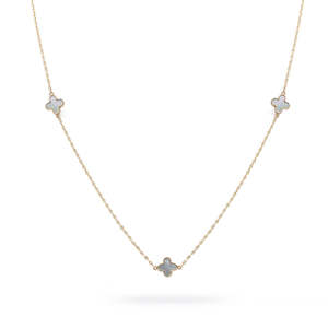 Necklaces: Pendant Necklace