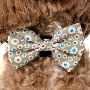 Bows: Smiley Flowers - Bowtie - LARGE