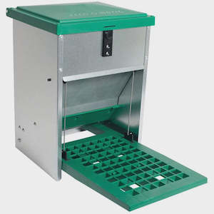 Bird: Feed-O-Matic  Automatic 5kg Feeder