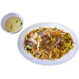 S16. Beef Stir Fry Noodles (Choice of rice noodle or egg noodle)