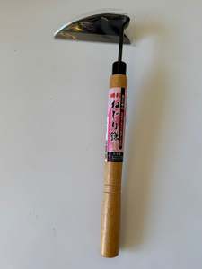 Hand hoe