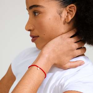 Bracelets: Indie Red Bracelet - Gold Plated