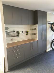 SHOWROOM Custom Corner