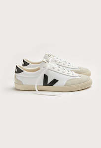 Footwear Men: Volley Canvas - White / Black