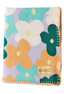 Living: Bush Daisy Knitted Blanket