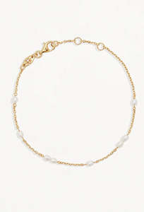 Accessories: Serene Dreams Pearl Bracelet - Gold