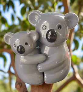 Homewares: Vintage Koala Bears Cuddling Salt & Pepper Set