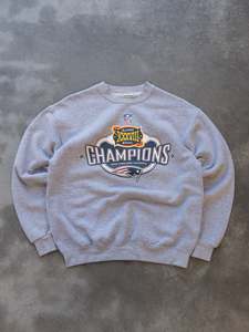 Vintage Sweatshirts: Vintage New England Patriots Super Bowl Sweatshirt (L)