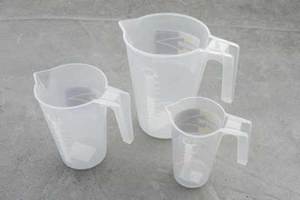 Pouring Filling Measuring: Measuring cups (set of 3)