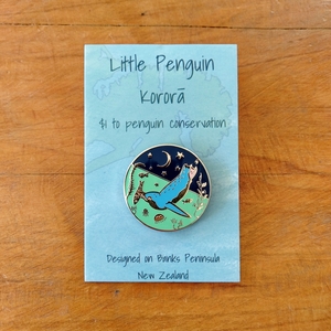 Kororā Enamel Pin