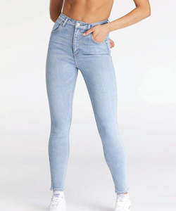 Wrangler Hi Pins Choir Girl Jeans