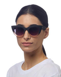 Okkia Claudia Big Cat Eye Sunglasses - Black Pink