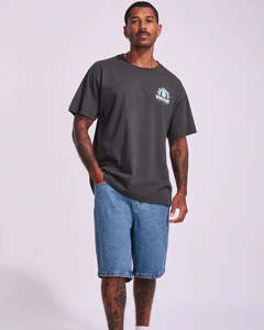 Men: Volcom Solstice Short Sleeve Tee - Stealth