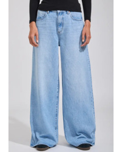 Wrangler Mid Stevie Relaxed Wide Womens Jeans (Petite collection) - Blue Velvet