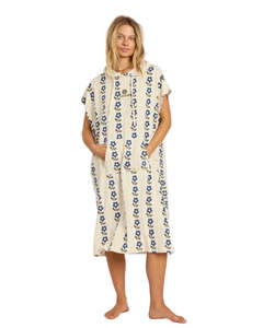 Womens Accessories: Sisstrevolution Charlie Hooded Towel - Sea Salt