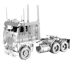 Model Building Trucks: Metal Earth - Freightliner COE Truck
