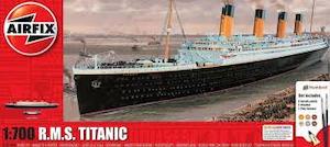 Model Building Boats Ships: Airfix Gift Set - 1:700 RMS Titanic